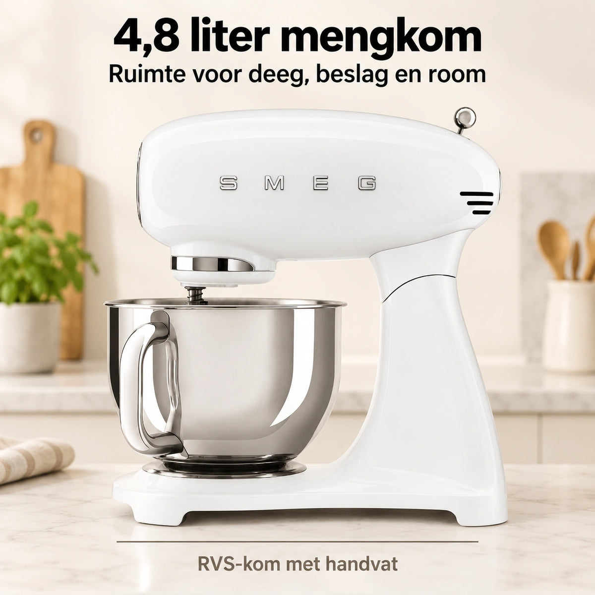 Witte SMEG SMF03WHEU keukenmachine met RVS-mengkom van 4,8 liter voor deeg, beslag en room.